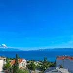 Malerische Dachgeschosswohnung Mit Atemberaubenden Meerblick, Nur 400 Meter Zum Appartement
