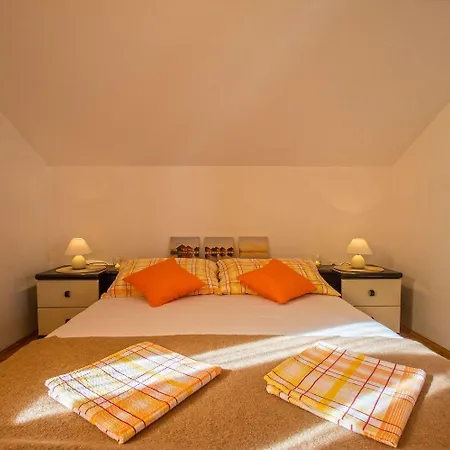 Malerische Dachgeschosswohnung Mit Atemberaubenden Meerblick, Nur 400 Meter Zum *