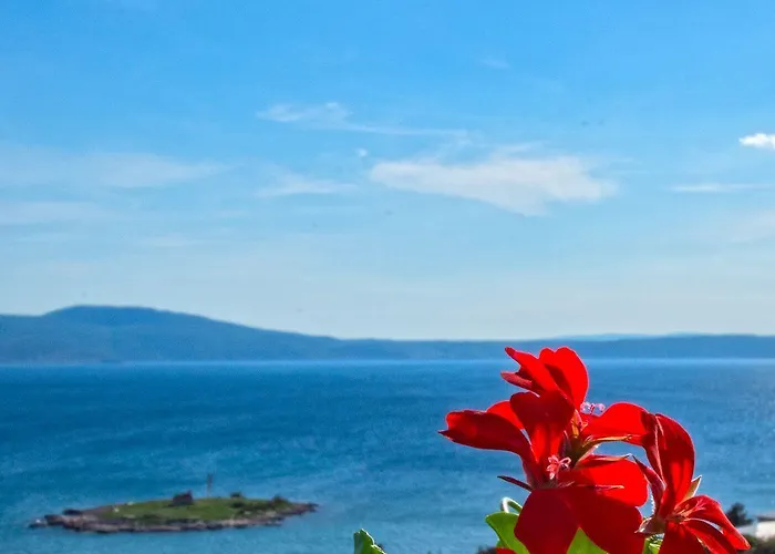 Malerische Dachgeschosswohnung Mit Atemberaubenden Meerblick, Nur 400 Meter Zum * Novi Vinodolski