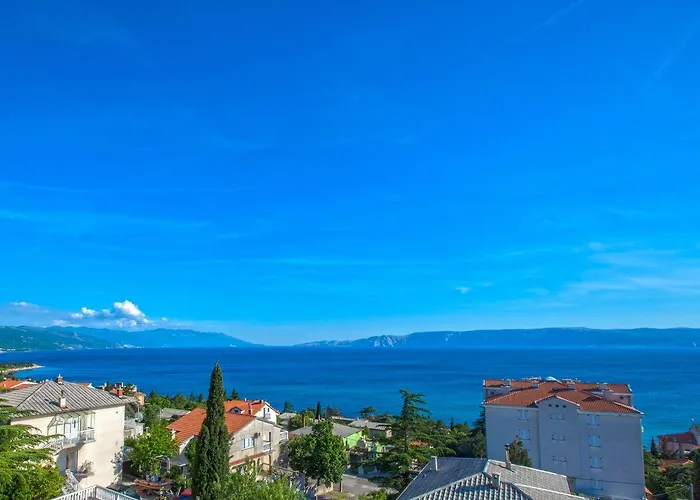 Malerische Dachgeschosswohnung Mit Atemberaubenden Meerblick, Nur 400 Meter Zum Daire