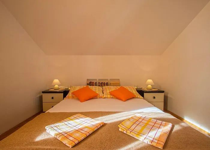 Malerische Dachgeschosswohnung Mit Atemberaubenden Meerblick, Nur 400 Meter Zum *