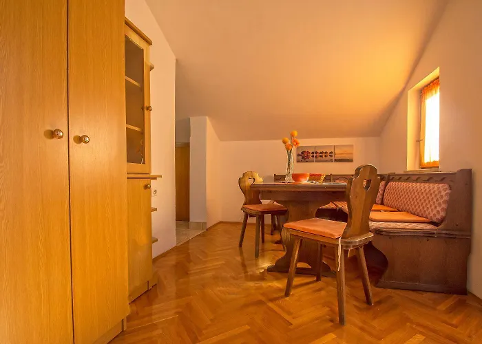 Malerische Dachgeschosswohnung Mit Atemberaubenden Meerblick, Nur 400 Meter Zum * Novi Vinodolski